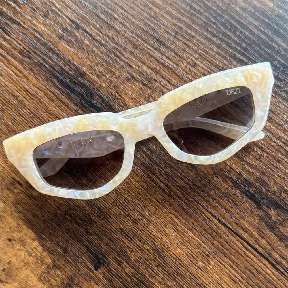 DEZI Cream Sunglasses